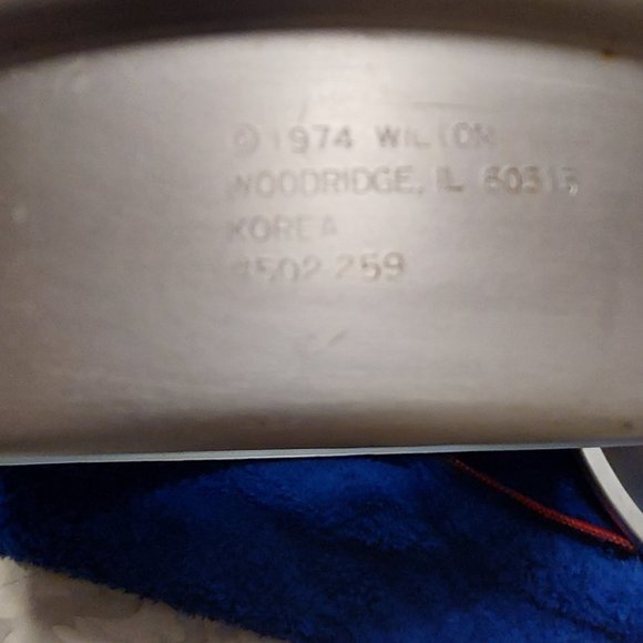 Multi-Event Cake Pan Set with 7 inserts - WIlton - Picture 11 of 14